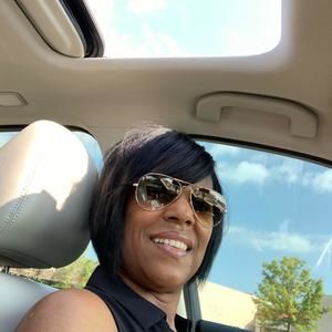 Meet your Posher, Cynthia